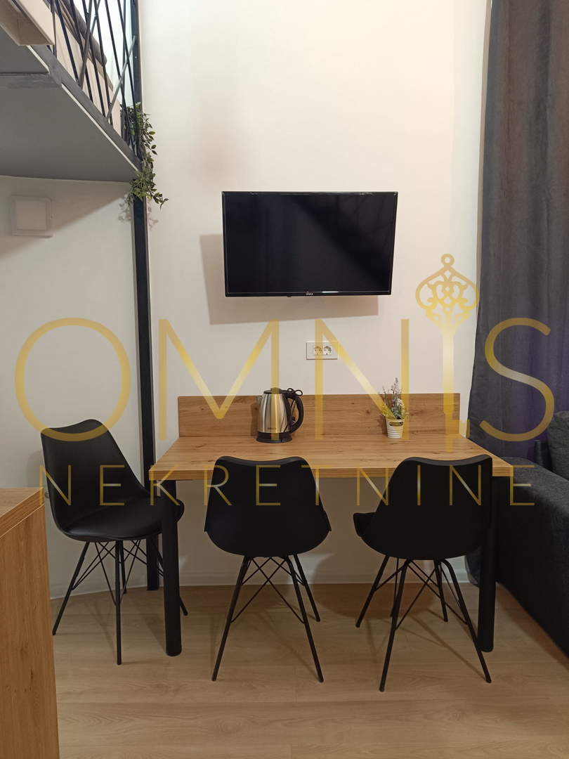 FIUME – BELVEDERE, monolocale ristrutturato con soppalco e balcone