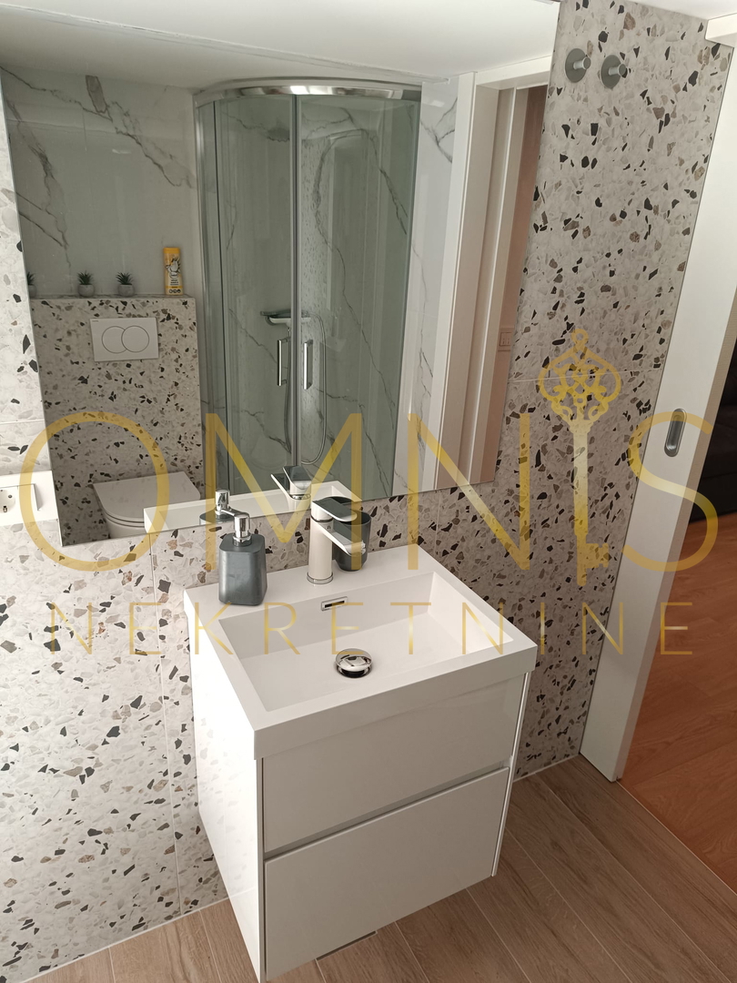 FIUME – BELVEDERE, monolocale ristrutturato con soppalco e balcone