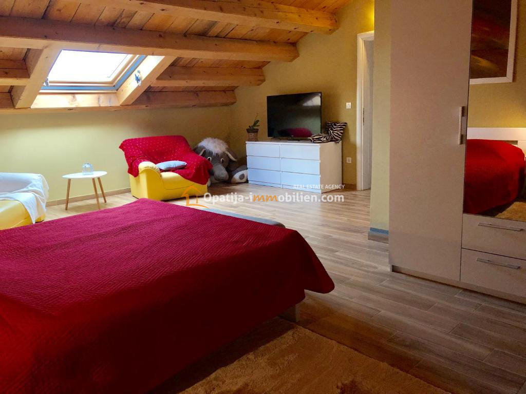 OPATIJA-VILLA CON PISCINA E VISTA MARE
