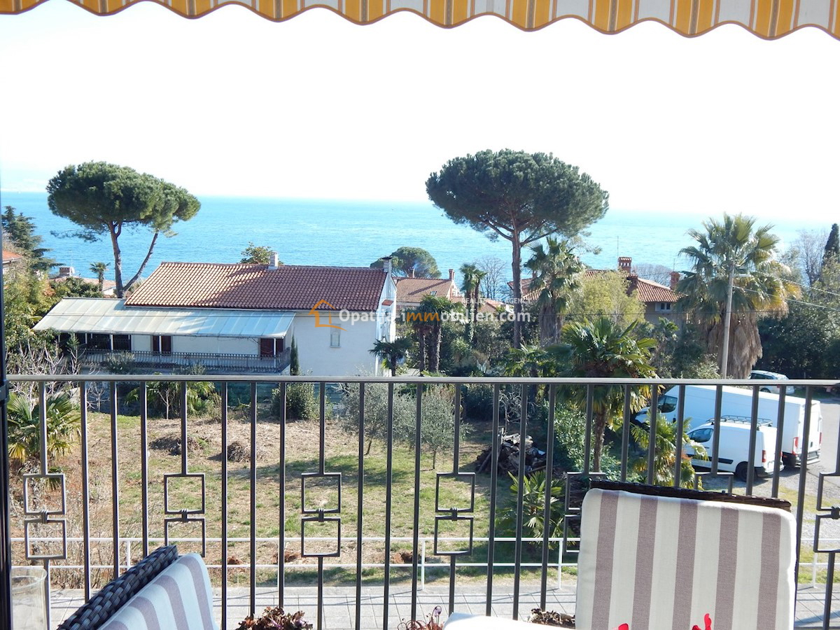 LOVRAN-APPARTAMENTO SU DUE PIANI 165 M2 CON VISTA MARE