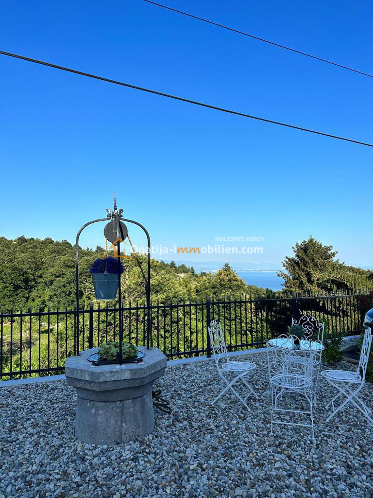 NUOVA VILLA CON PISCINA E VISTA MARE - RIVIERA DI ABBAZIA