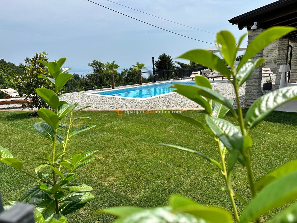 NUOVA VILLA CON PISCINA E VISTA MARE - RIVIERA DI ABBAZIA