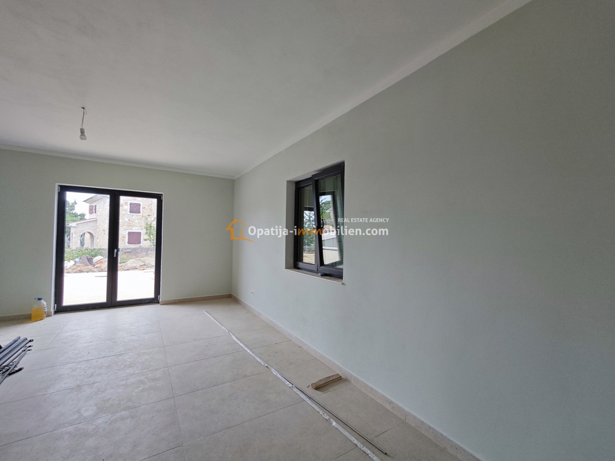 NUOVA VILLA 250 M2 CON PISCINA - ISOLA DI KRK