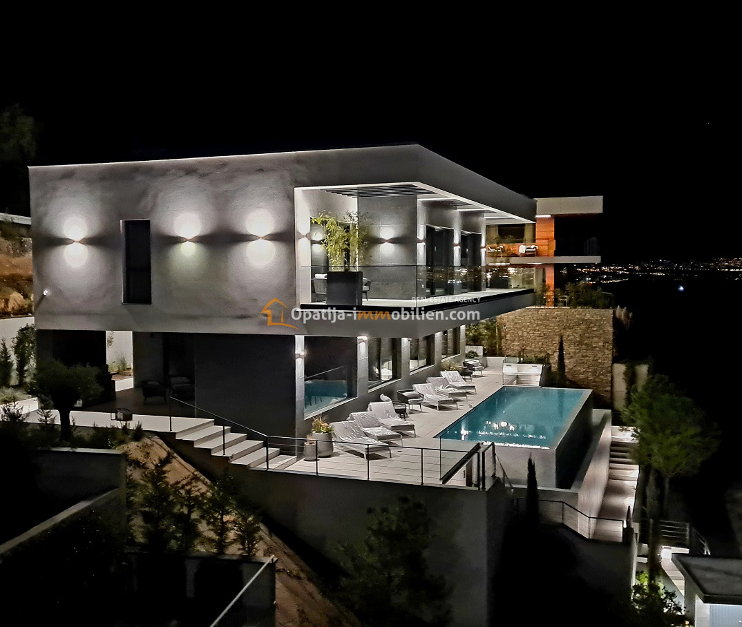 NUOVA VILLA CON PISCINA-OPATIJA RIVIERA-MOŠĆENIČKA DRAGA