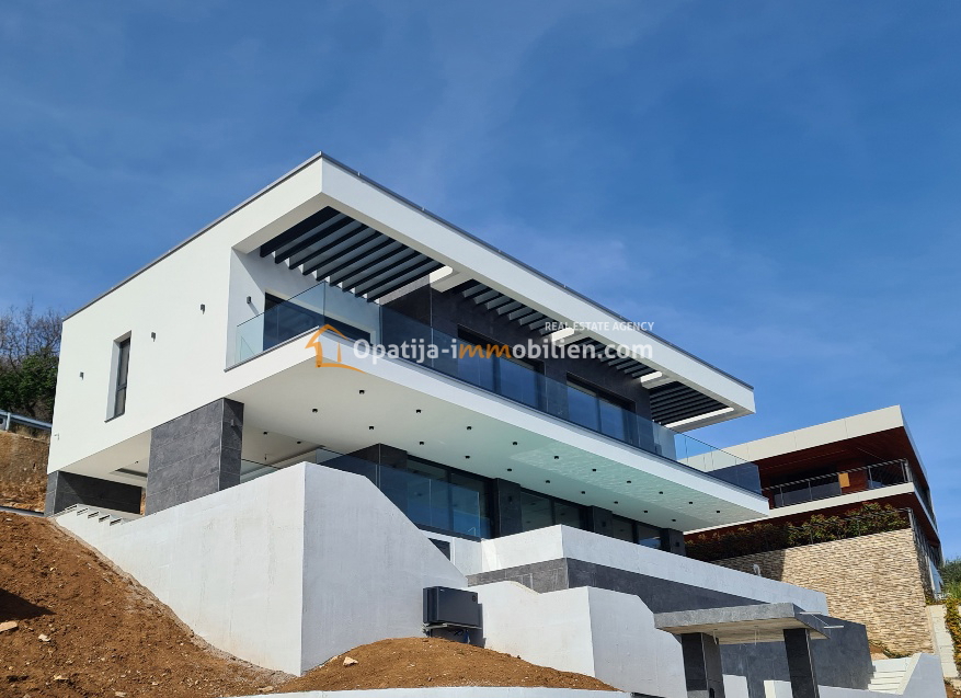 NUOVA VILLA CON PISCINA-OPATIJA RIVIERA-MOŠĆENIČKA DRAGA