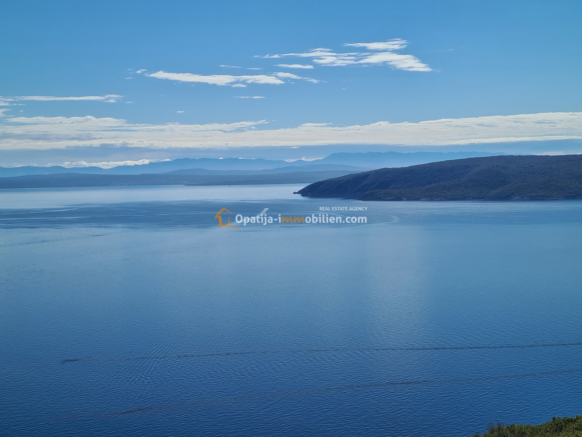 NUOVA VILLA CON PISCINA-OPATIJA RIVIERA-MOŠĆENIČKA DRAGA