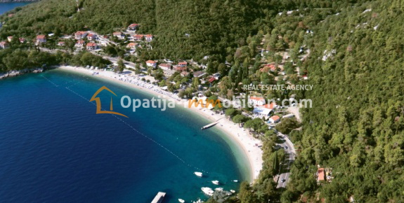 CASA CON 3 APPARTAMENTI LONTANO DAL MARE 50 M - RIVIERA DI ABBAZIA