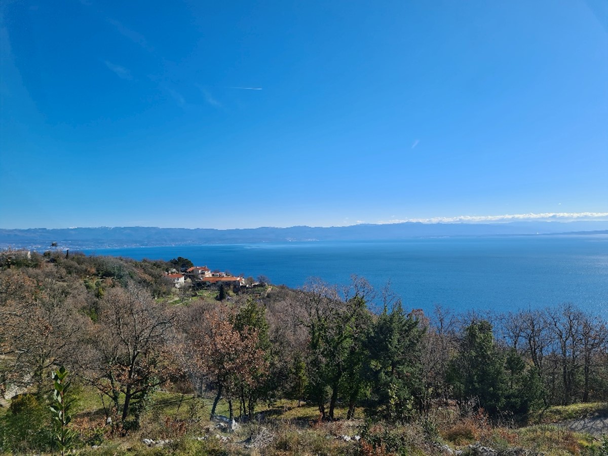 VILLA IN COSTRUZIONE CON SPLENDIDA VISTA MARE E PERMESSO DI COSTRUIRE