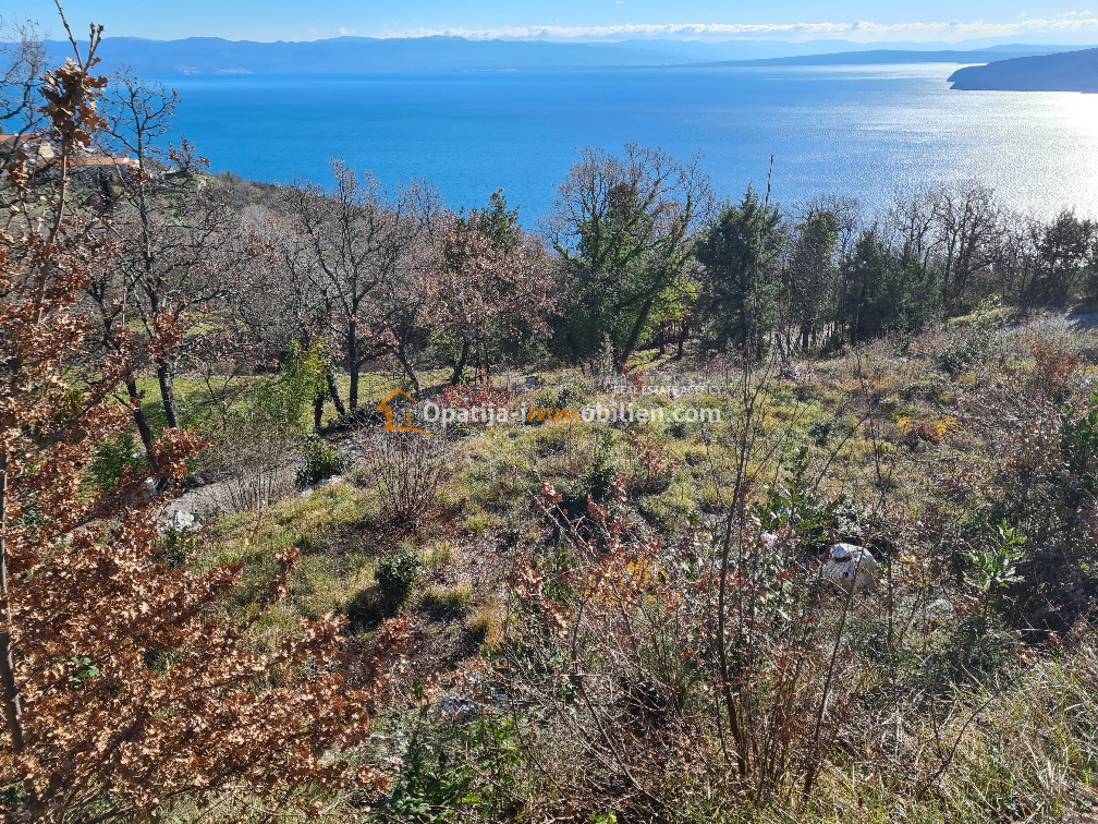 TERRENO EDIFICABILE CON PERMESSO DI COSTRUIRE E SPLENDIDA VISTA MARE