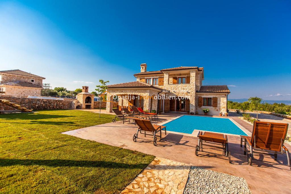 NUOVA VILLA IN PIETRA CON PISCINA-KRK