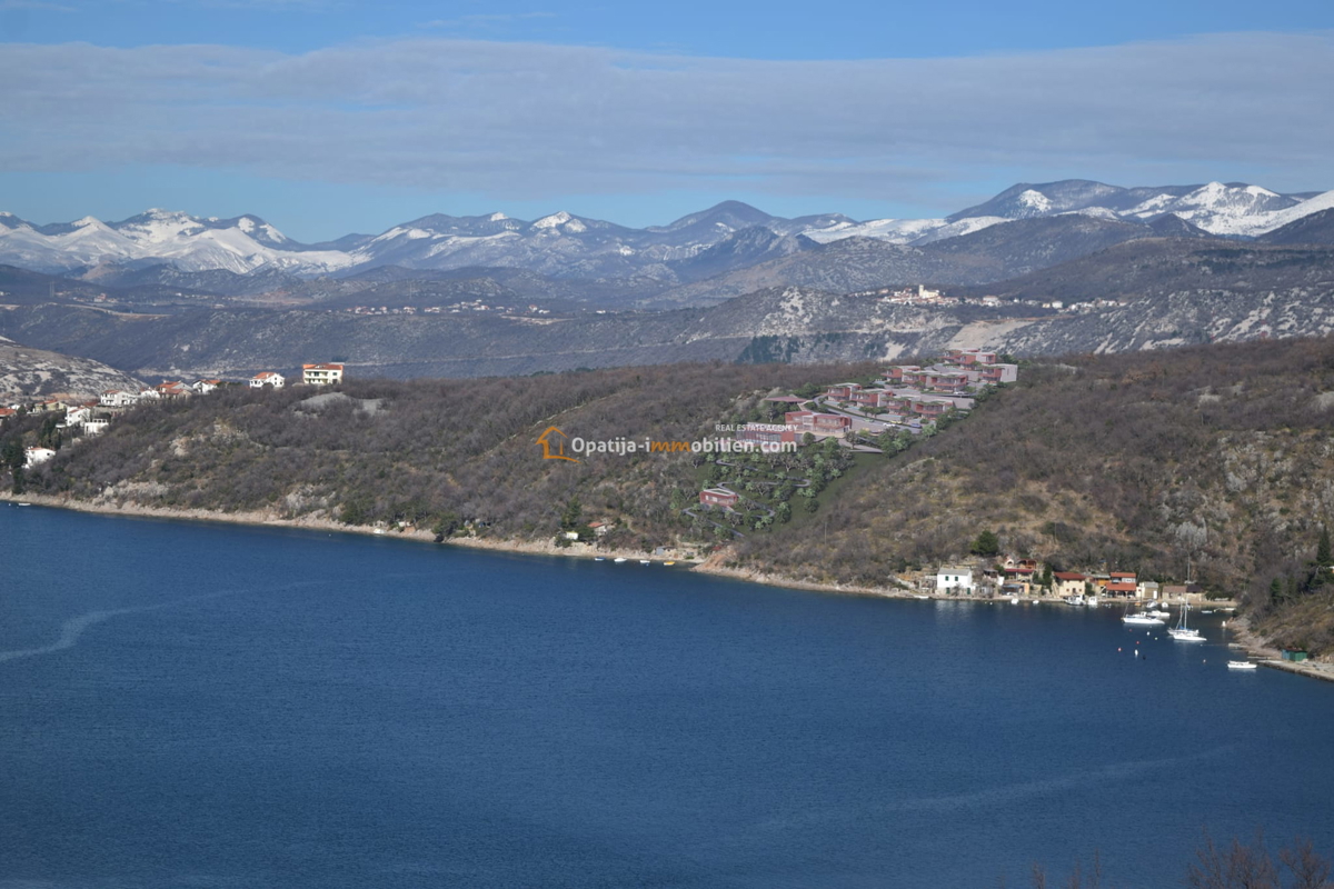 TERRENO EDIFICABILE DI 8000 MQ A SCOPO TURISTICO-15 M DAL MARE