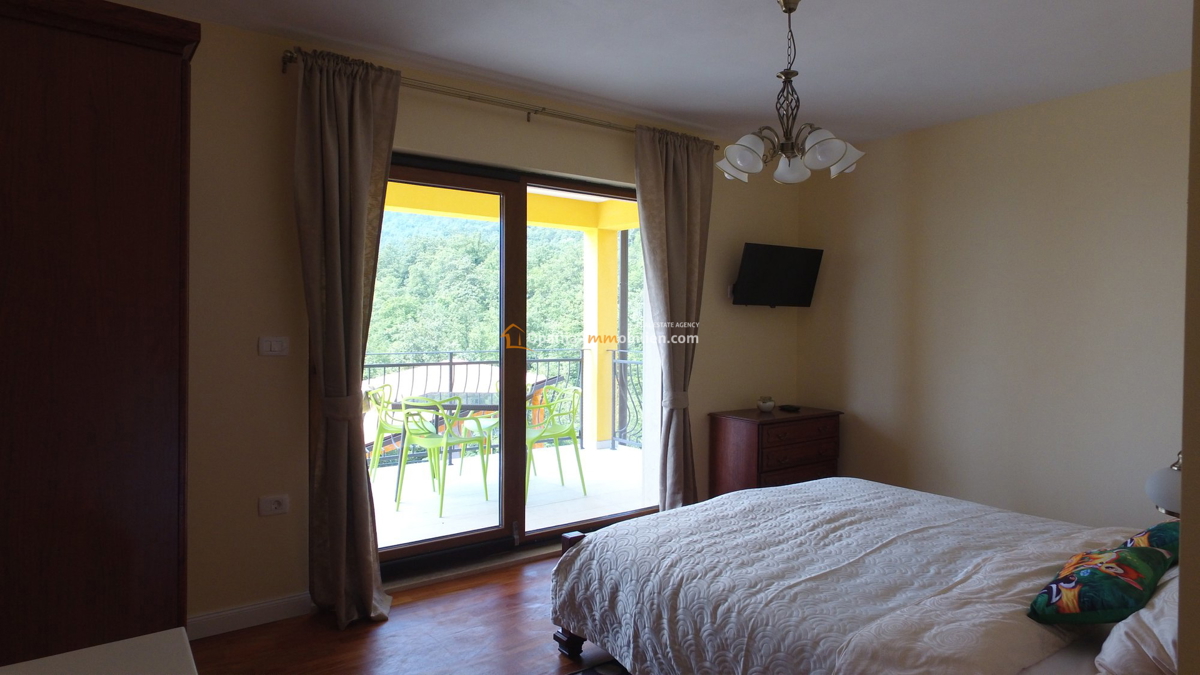 VILLA CON PISCINA E VISTA MARE