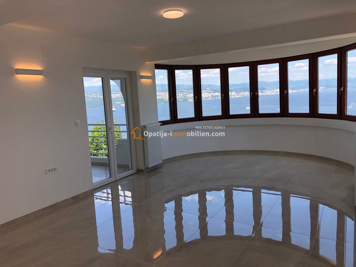 APPARTAMENTO CON VISTA MARE VICINO AL CENTRO 170 M2-OPATIJA