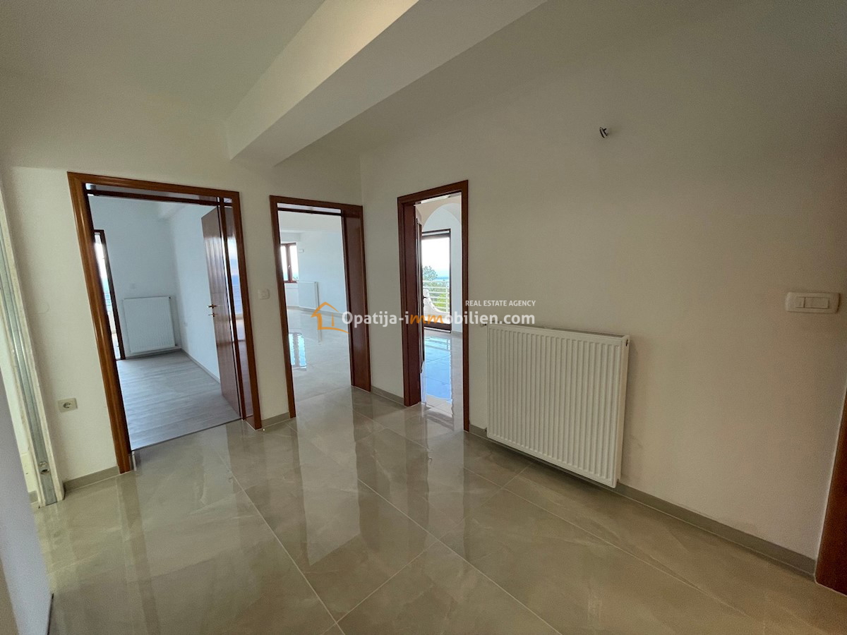 APPARTAMENTO CON VISTA MARE VICINO AL CENTRO 170 M2-OPATIJA