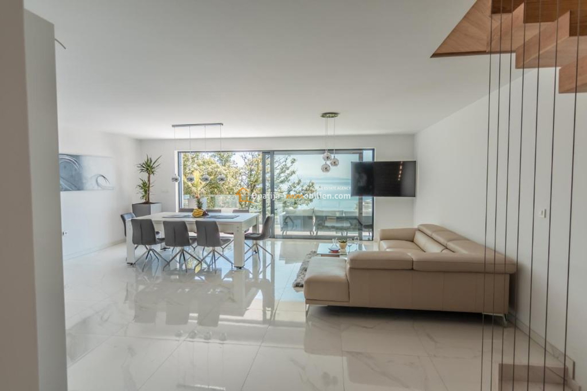 APPARTAMENTO CON PISCINA-OPATIJ RIVIERA