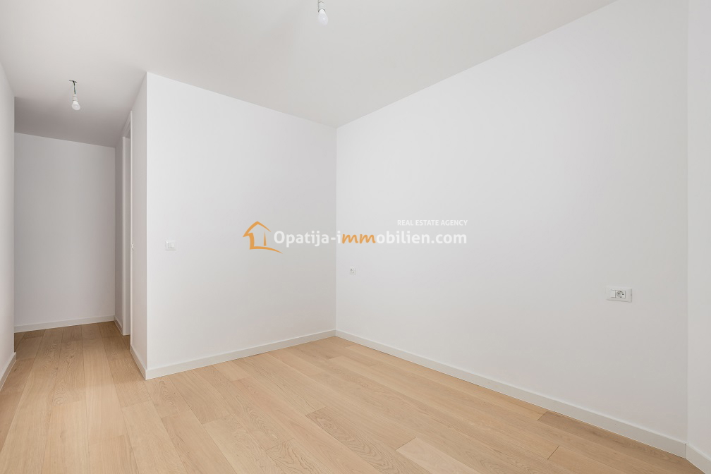 ABBAZIA-APPARTAMENTO AL 1. PIANO IN UNA NUOVA COSTRUZIONE-VISTA MARE