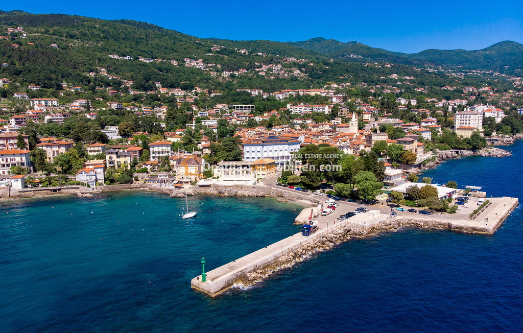 APPARTAMENTO DI LUSSO CON PISCINA - LOVRAN - VISTA MARE