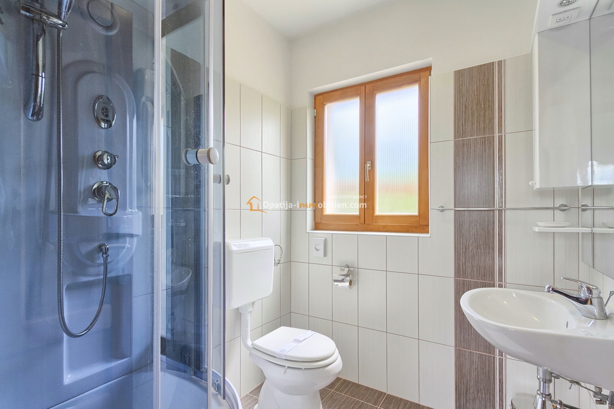 VILLA CON PISCINA 270 MQ - DINTORNI DI PAZINA - ISTRIA