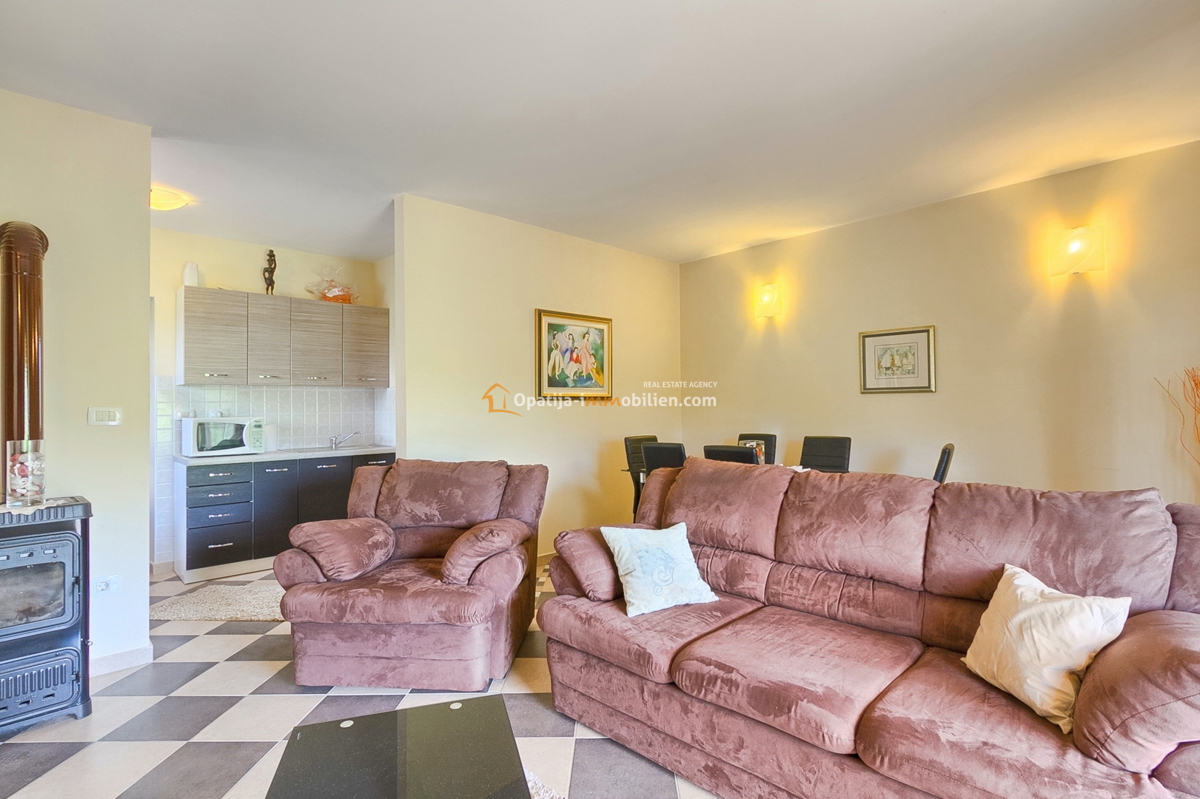 VILLA CON PISCINA 270 MQ - DINTORNI DI PAZINA - ISTRIA