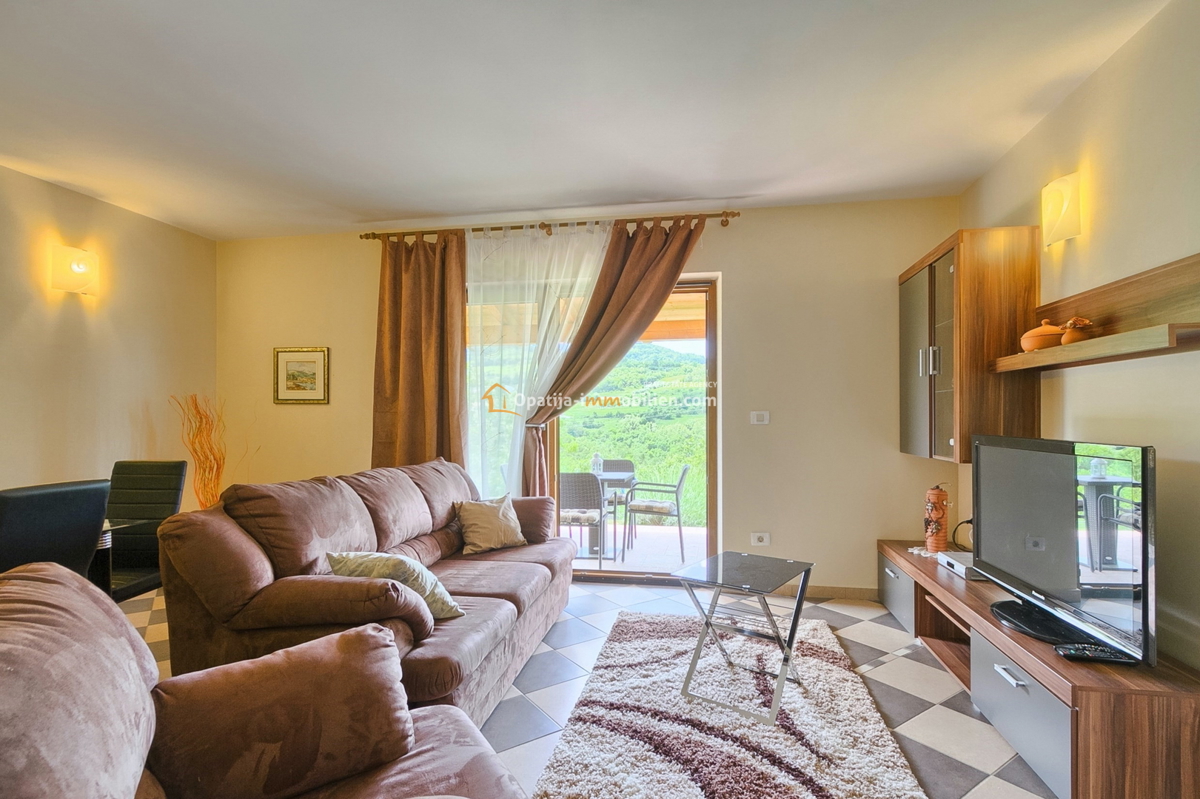 VILLA CON PISCINA 270 MQ - DINTORNI DI PAZINA - ISTRIA