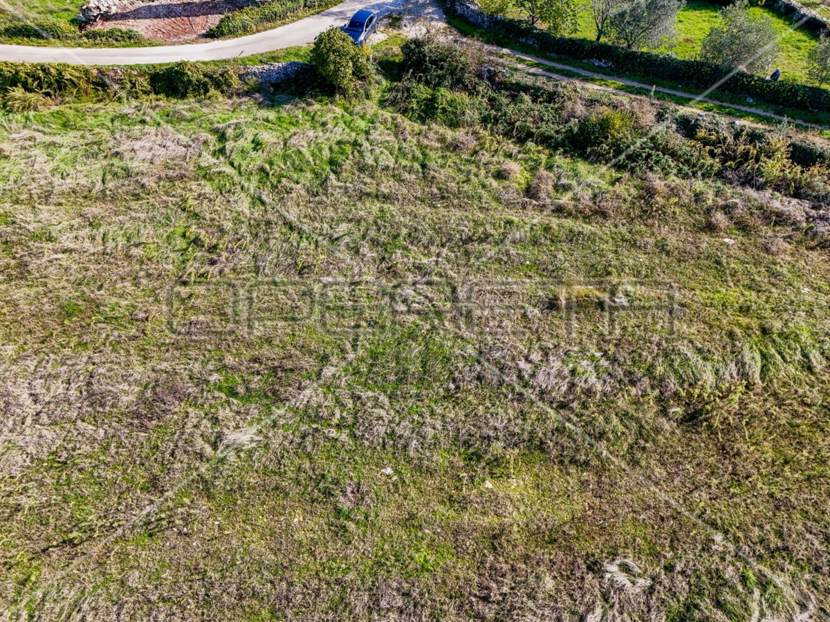 Istria, Marčana – Terreno edificabile con permesso di costruzione definitivo di 500 m2