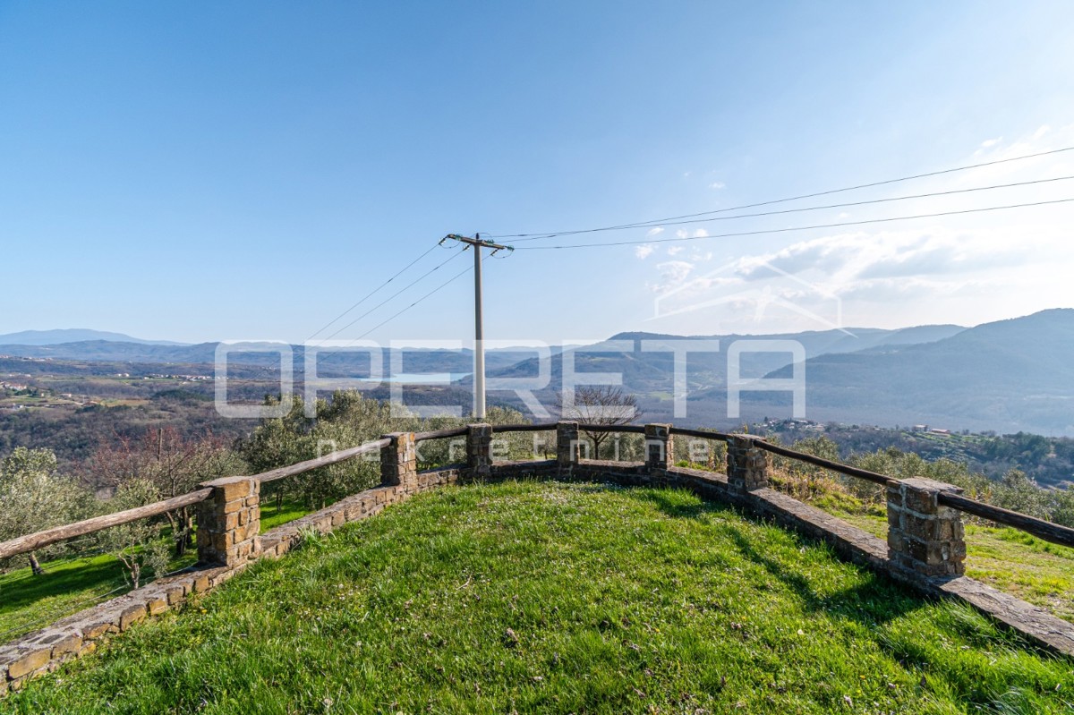 Grande proprietà di 170.000 m2 con una vista splendida