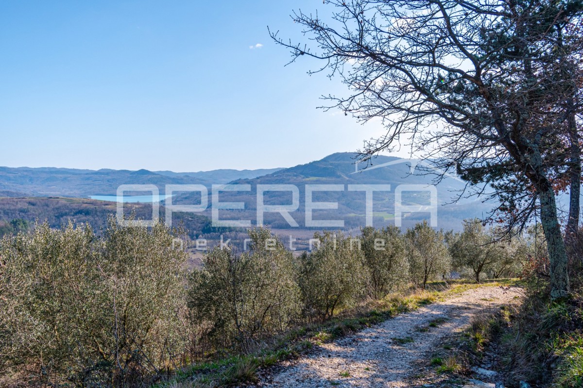 Grande proprietà di 170.000 m2 con una vista splendida