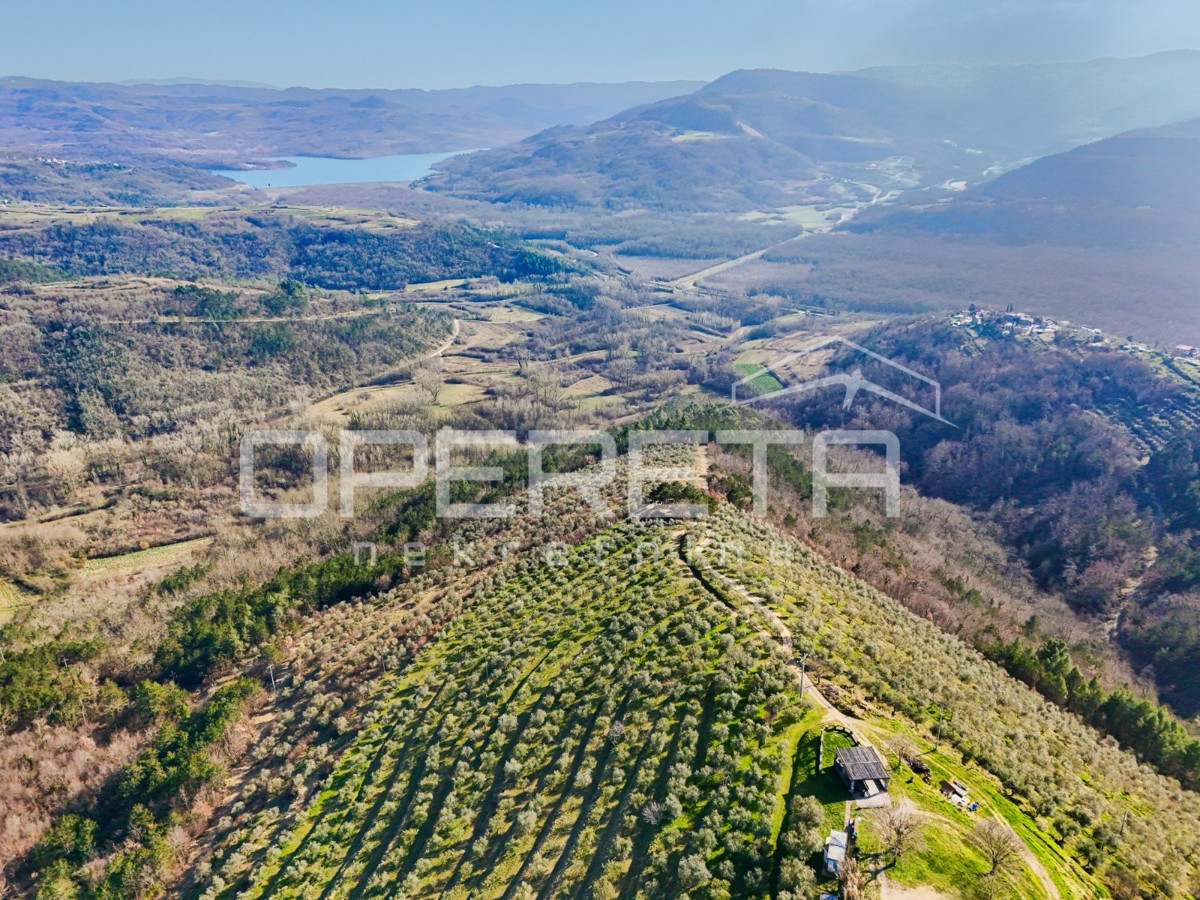 Grande proprietà di 170.000 m2 con una vista splendida