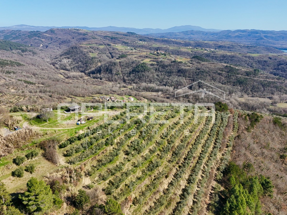 Grande proprietà di 170.000 m2 con una vista splendida