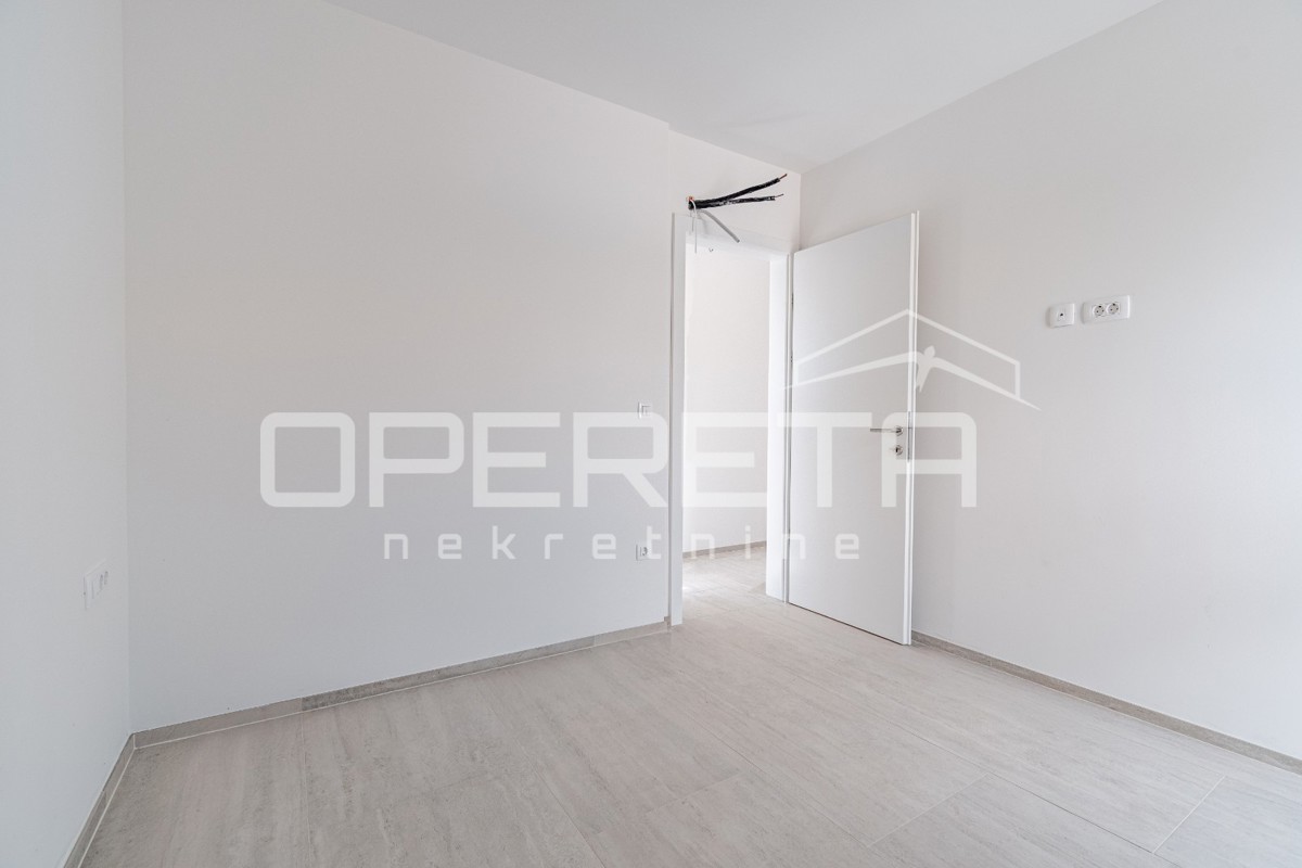 Istria, zona Novigrad – appartamento quadrilocale con vista mare