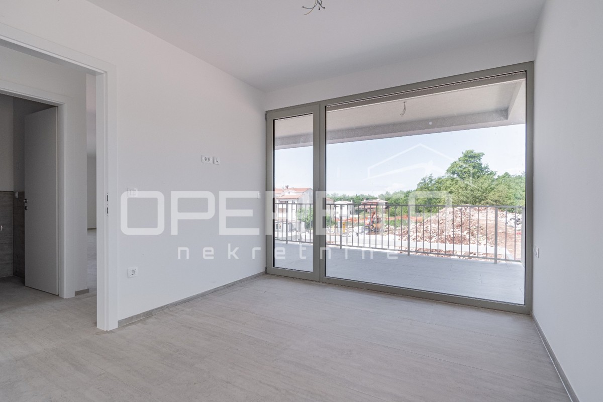 Istria, zona Novigrad – appartamento quadrilocale con vista mare