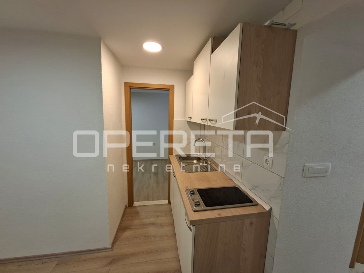 Appartamento con una camera da letto, Varoš 32 m2