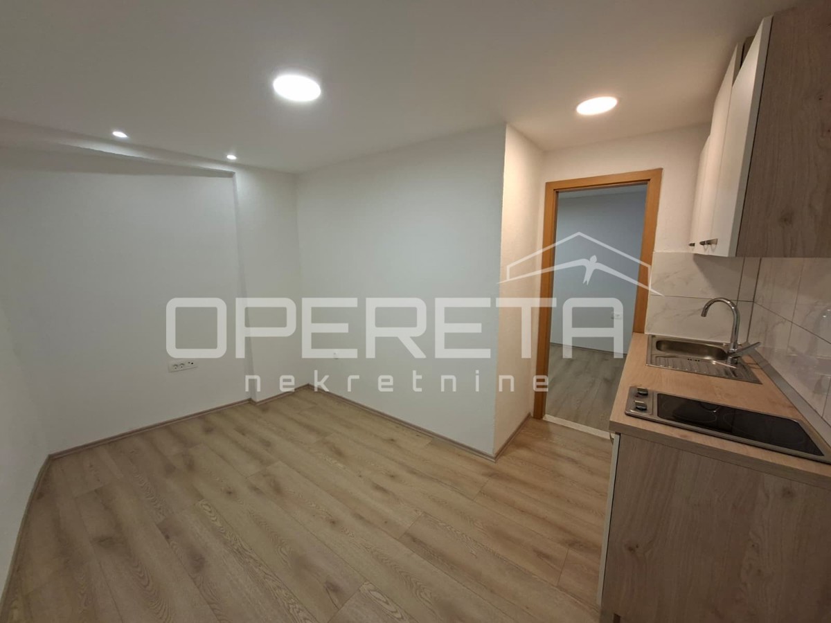 Appartamento con una camera da letto, Varoš 32 m2