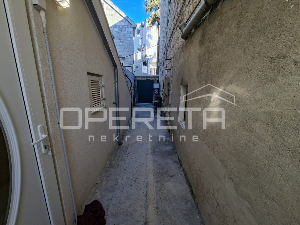 Appartamento con una camera da letto, Varoš 32 m2