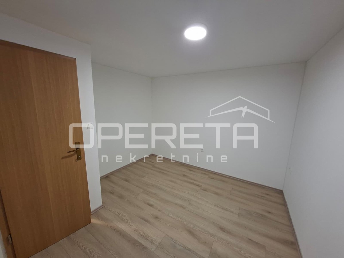 Appartamento con una camera da letto, Varoš 32 m2