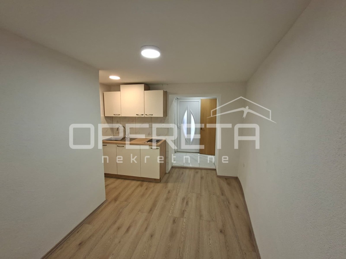 Appartamento con una camera da letto, Varoš 32 m2