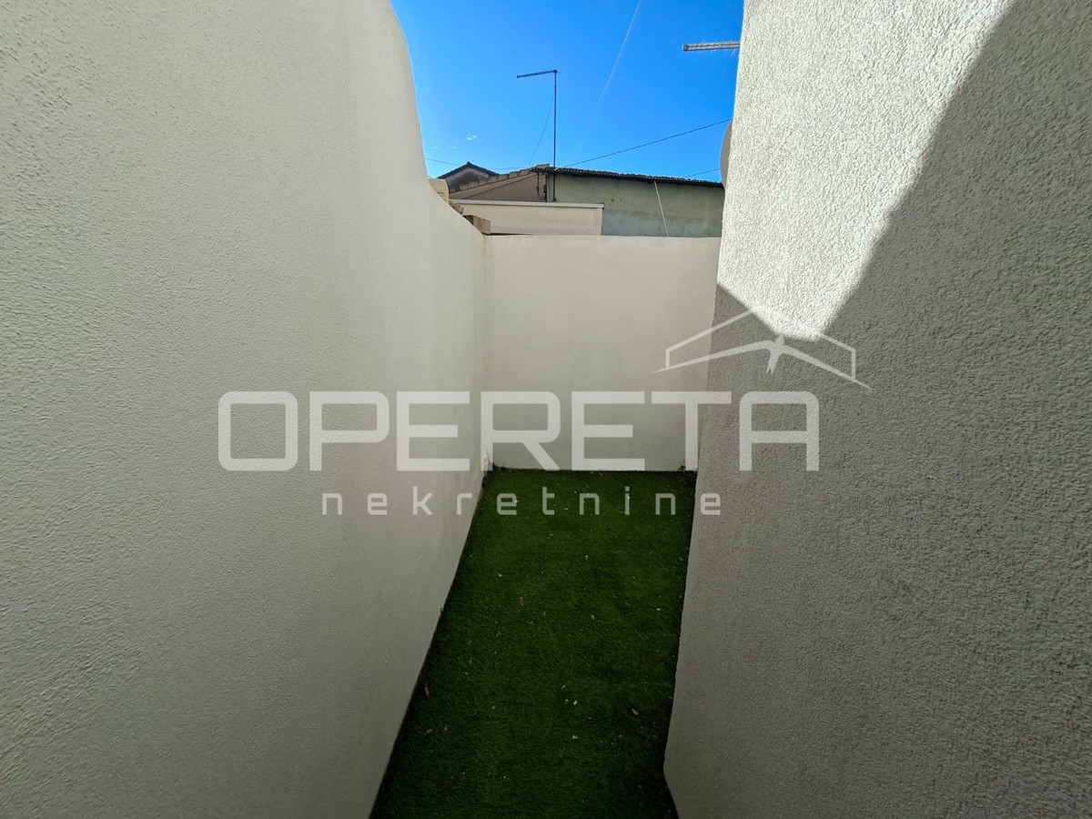 Appartamento con una camera da letto, Varoš 32 m2