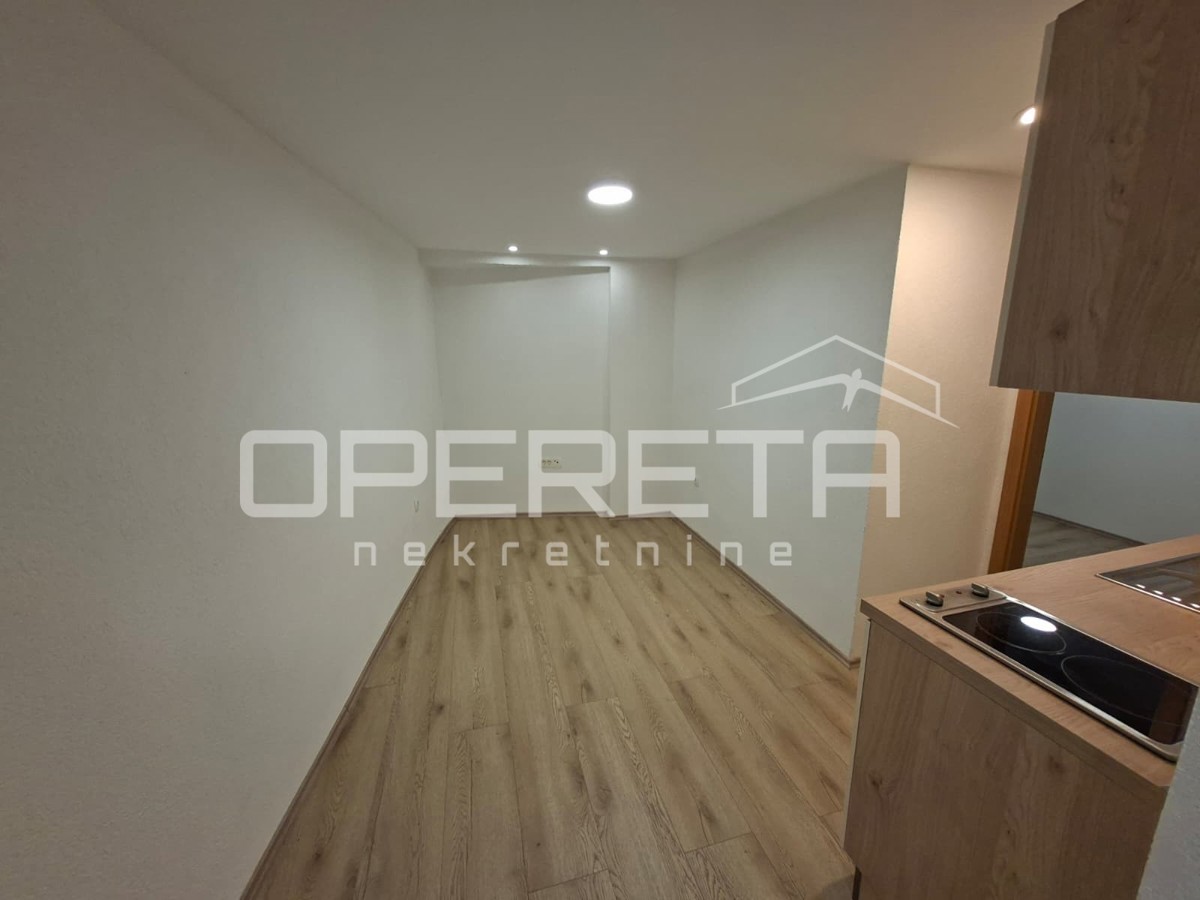 Appartamento con una camera da letto, Varoš 32 m2