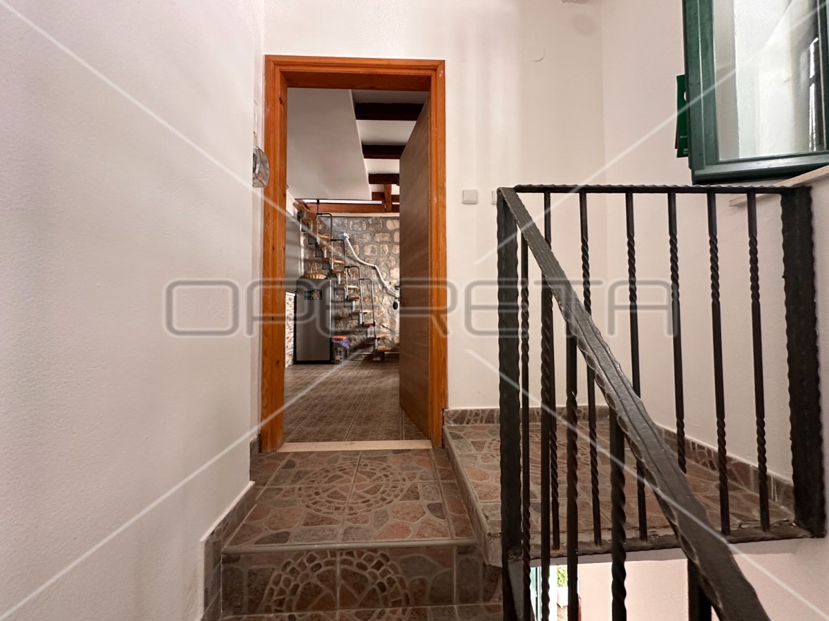 Casa in pietra 105 m2 – fascino e atmosfera mediterranea, Ston