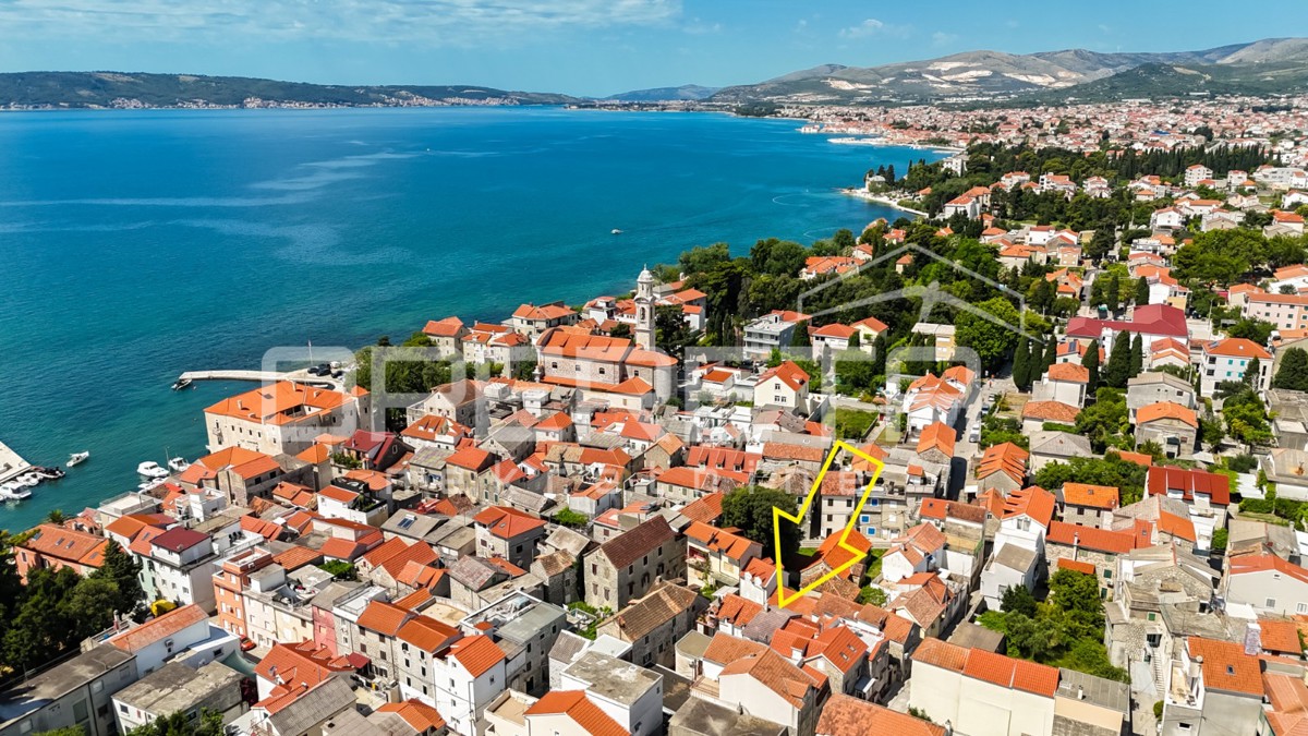 Casa a schiera nel centro storico, Kaštel Lukšić, 90 m2