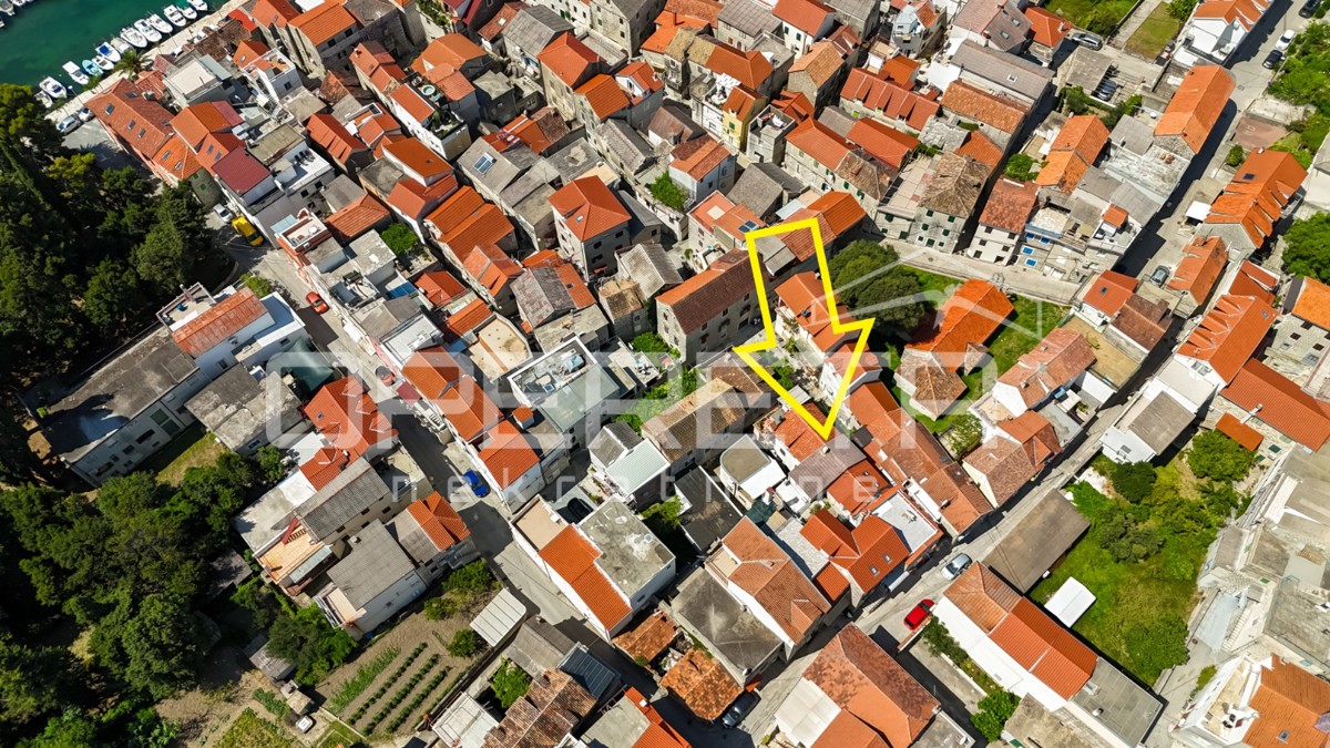 Casa a schiera nel centro storico, Kaštel Lukšić, 90 m2
