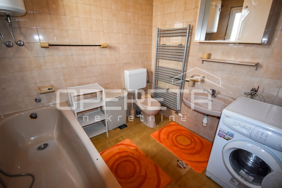 Casa a schiera nel centro storico, Kaštel Lukšić, 90 m2