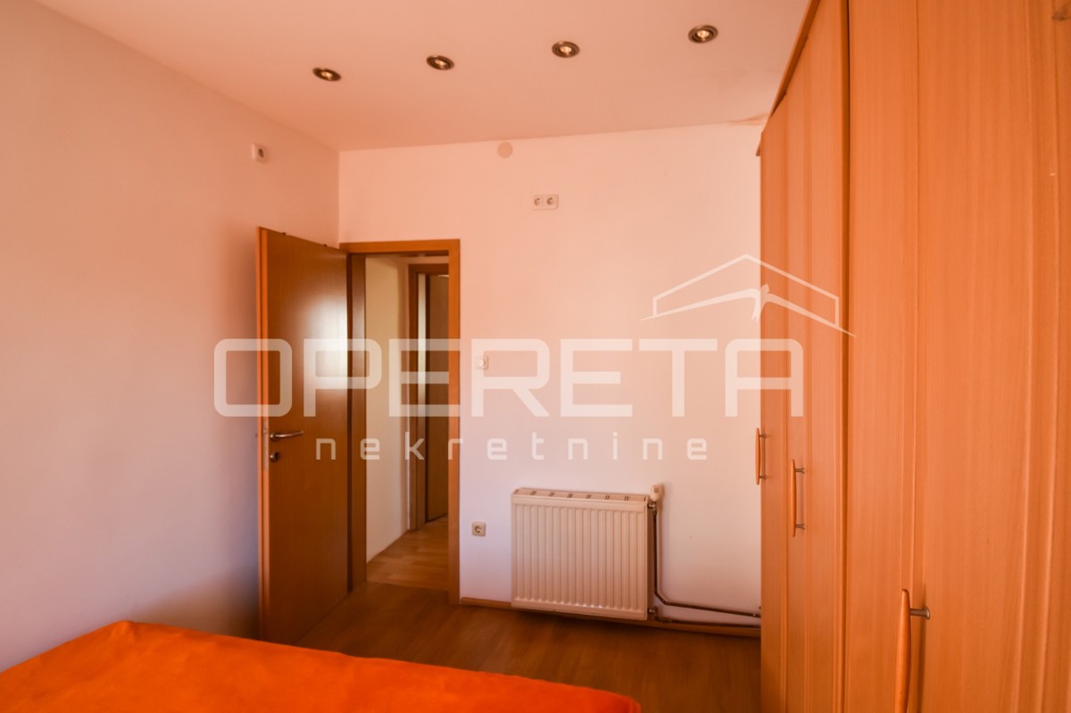 Casa a schiera nel centro storico, Kaštel Lukšić, 90 m2