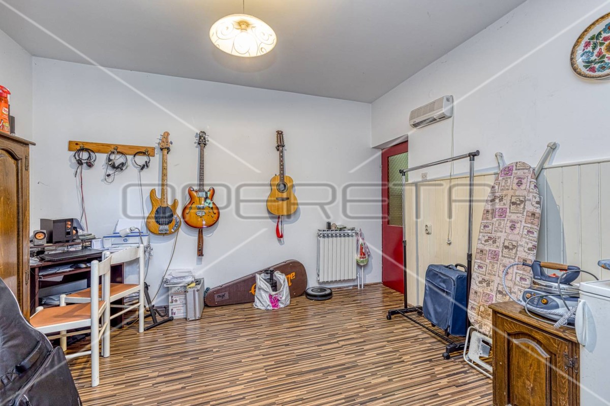 Casa con giardino nel cuore di Rovigno, 316 m2