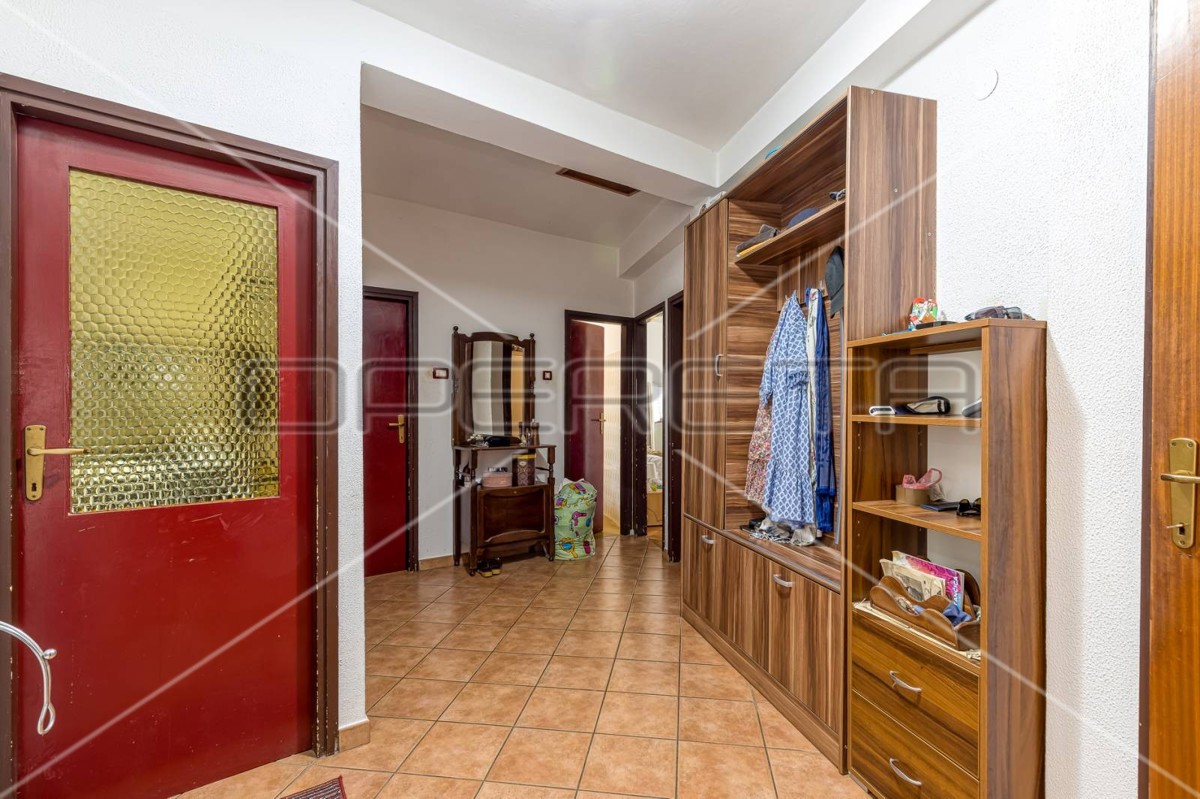 Casa con giardino nel cuore di Rovigno, 316 m2