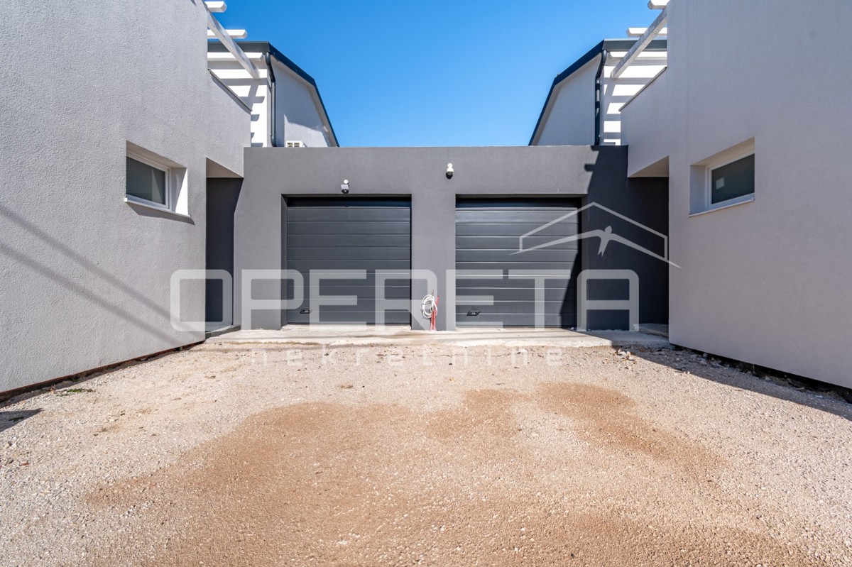 Vendita, Casa, Momjan, Momjan, Edificio doppio, 231m2