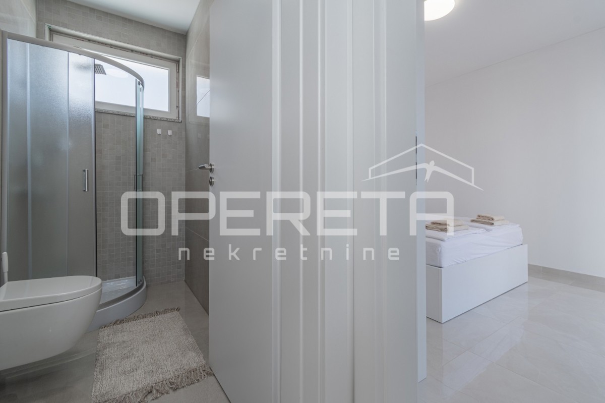 Vendita, Casa, Momjan, Momjan, Edificio doppio, 231m2