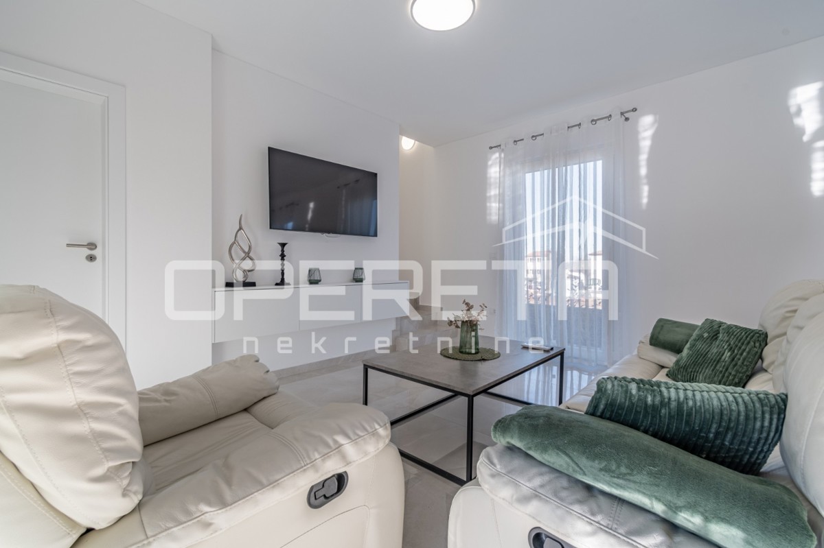 Vendita, Casa, Momjan, Momjan, Edificio doppio, 231m2