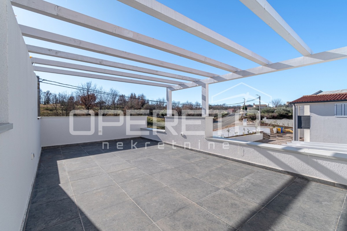 Vendita, Casa, Momjan, Momjan, Edificio doppio, 231m2