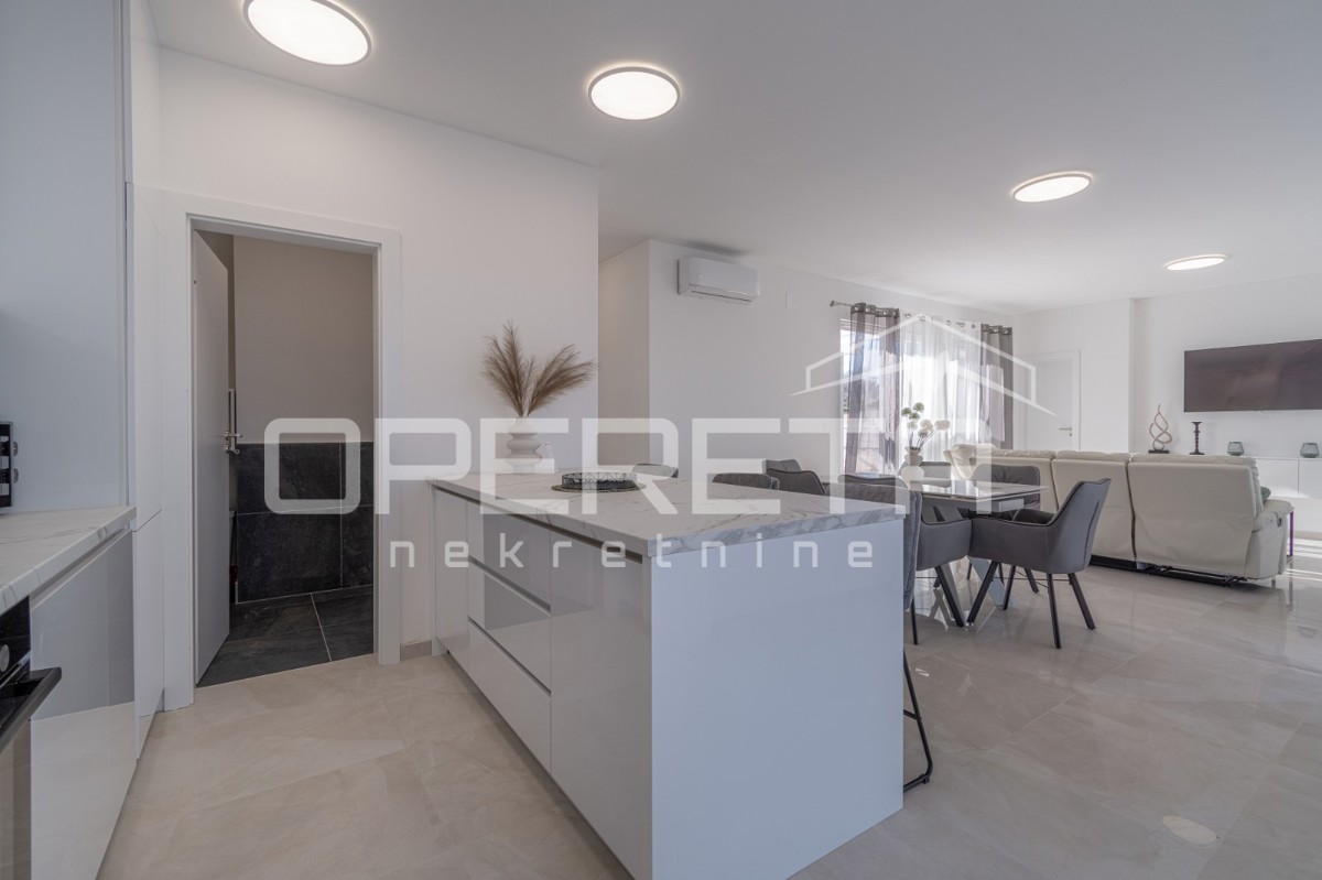 Vendita, Casa, Momjan, Momjan, Edificio doppio, 231m2